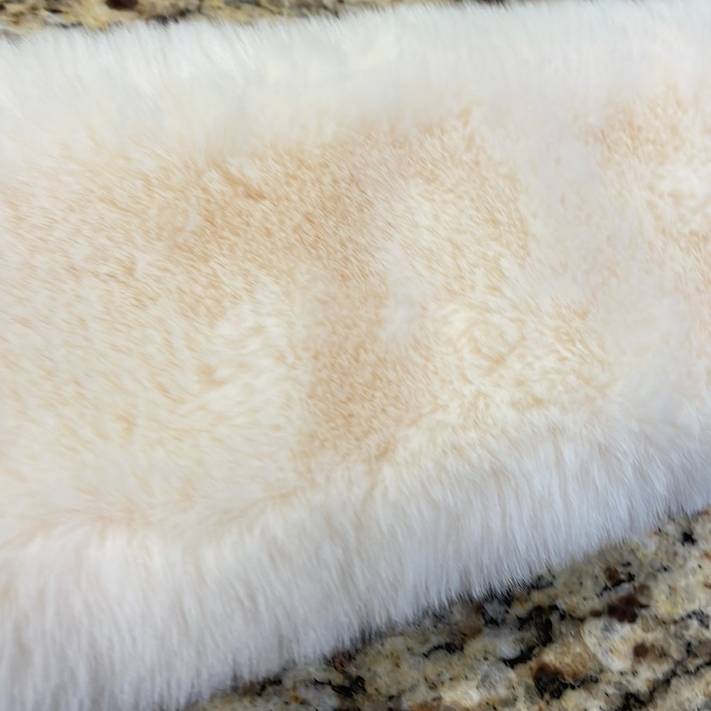 NWT Yosang Faux Rabbit Fur Neck Warmer - Picture 2 of 5